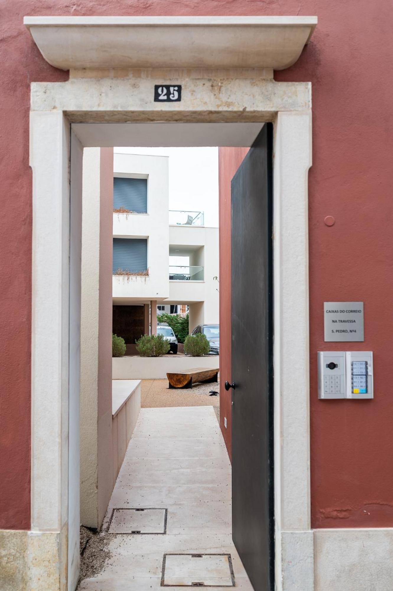 Compromisso 25 Apartment Faro Exterior photo